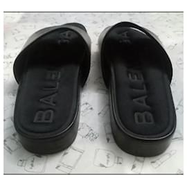 Balenciaga-Mules-Black