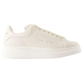 Alexander Mcqueen-Oversized Sneakers - Alexander McQueen - Leather - White-White