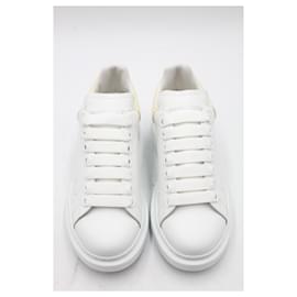 Alexander Mcqueen-Alexander McQueen Oversized Sneakers in White Leather-White