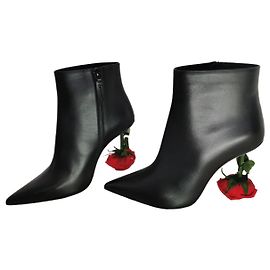 Loewe Found Pink Objects Black Red Green