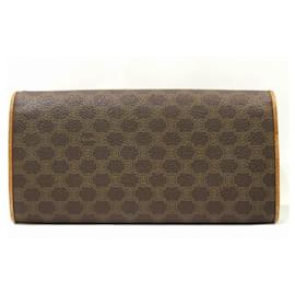 Céline-Céline-Brown