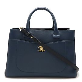 Sac à main Chanel Neo Executive Line Coco Mark Noir Bleu
