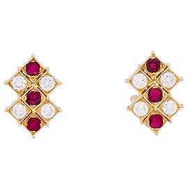 Orecchini Chaumet, oro giallo, rubini, diamanti. Altro