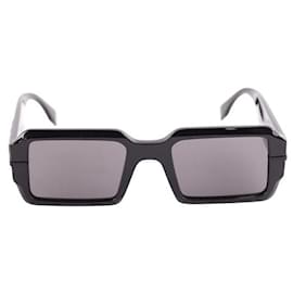 Fendi-Black sunglasses-Black