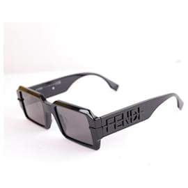 Fendi-Black sunglasses-Black