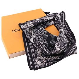 Louis Vuitton Quadrato di seta Nero