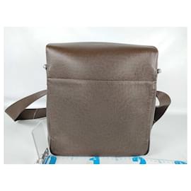 Louis Vuitton-Louis Vuitton Yaranga-Brown
