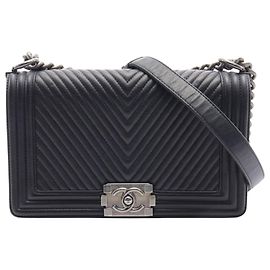 Chanel Boy Schwarz
