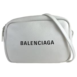 Balenciaga-Balenciaga Everyday Leather Shoulder Bag-White