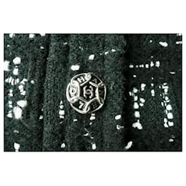 Chanel-CHANEL Petite Black Tweed Jacket TBE Size 36-Black