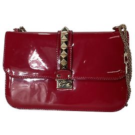 Valentino Garavani Sac à rabat Valentino Rockstud Glam Lock en cuir verni rouge Rouge