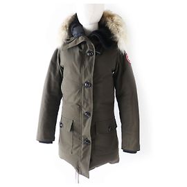 Casaco de down com capuz de pele de coyote Canada Goose caqui para mulheres Caqui