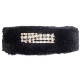 Swarovski Gola de pele falsa preta com cristais Preto