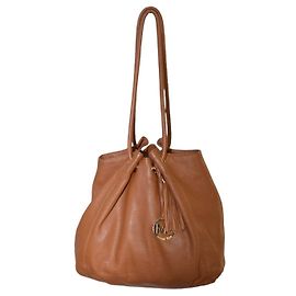 Michael Kors Sac à main bucket en cuir marron avec pompon Marron