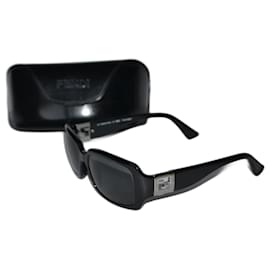 Fendi-sunglasses-Black