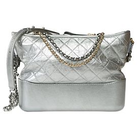 Bolsa CHANEL Gabrielle em Couro Prata - 102196 Prata