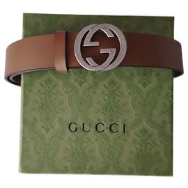 GUCCI BELT WITH INTERLOCKING BUCKLE. Beige