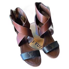 Louis Vuitton Calfskin monogram horizon sandals heels Light brown