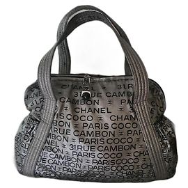 Bolsa grande Chanel Preto Prata Monograma