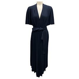 Vestido midi de jersey stretch plissado assimétrico com cinto azul marinho Adam Lippes Azul marinho