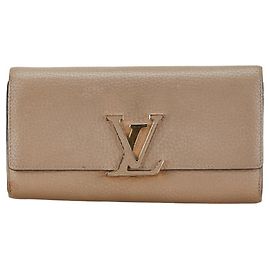 Cartera Larga Capucines de Louis Vuitton Beige Otro