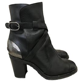 CHANEL Ankle boots T.EU 37 Leather Black