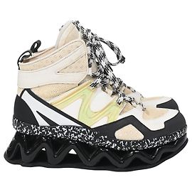 Tênis Ninja Wave da Marc by Marc Jacobs em couro sintético branco e malha Outro