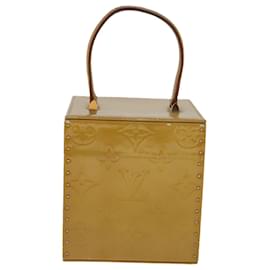 Louis Vuitton-LOUIS VUITTON Monogram Vernis Bleecker Cosmetic Pouch Beige M91002 LV Auth 97098-Beige
