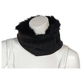 FENDI Sciarpe T. Pelliccia Nero