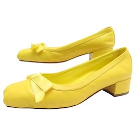 Christian Louboutin-NINE CHRISTIAN LOUBOUTIN MAMAFLIRT BALLET FLATS 37 IN YELLOW LEATHER-Yellow