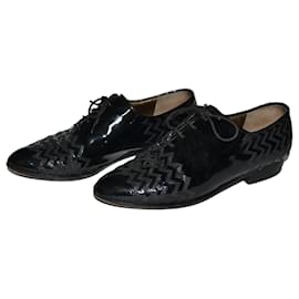 Yves Saint Laurent-stringent-Black
