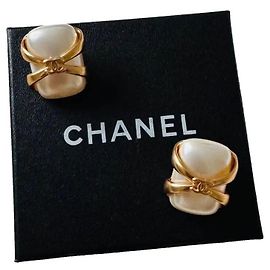 Chanel Große Ohrringe aus Kunstperlen CC Weiß Gold hardware
