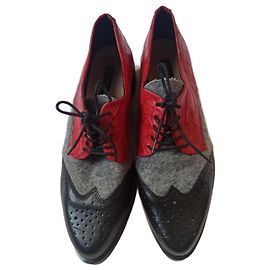 Autre Marque Derbies Couplet en cuir noir et rouge Noir Rouge