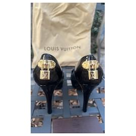 Louis Vuitton-Black nail polish-Black
