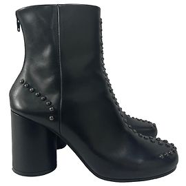 Maison Martin Margiela Botas de tornozelo com salto bloco com studs Maison Margiela em couro preto Preto