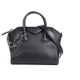 GIVENCHY - Givenchy Antigona handbag in black smooth leather Black