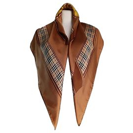 Burberry Cachecol de seda Bege