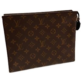 Louis Vuitton Pochette Monogram en Cuir Monogramme