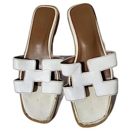 Hermès-Hermes Leather Nappa Oran Flat White/Brown Size 39-Brown,White