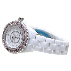 Chanel J12 Uhr mit rotem Saphir-Lünette Weiß