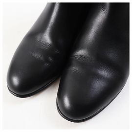 Hermès Botas curtas de couro com fivela Hermes Kelly pretas Preto