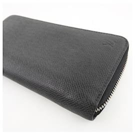 Louis Vuitton-Louis Vuitton Taiga Zippy Wallet Vertical-Black