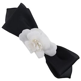 Horquilla de satén textil con cinta de camelia de Chanel Otro
