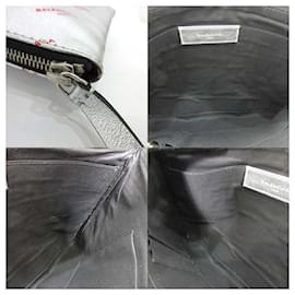 Balenciaga-Balenciaga Leather Logo Large Clutch-Silvery