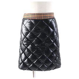 Saia de down em nylon acolchoada Moncler preta para mulheres Preto