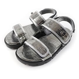 Christian Louboutin-Christian Louboutin Leather LOCK COOL FLAT Sandals Silver 38-Silvery