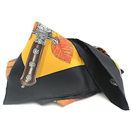Hermès-Hermes Silk Scarf Carré 90 AU PLUS DRU-Other