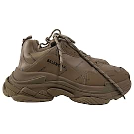 Balenciaga-Balenciaga Allover Logo Triple S Sneakers in Beige Polyurethane-Beige