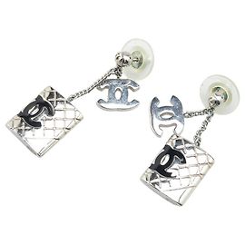 Pendientes de plata de la línea Matelassé Cambon de Chanel Plata