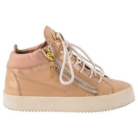 Giuseppe Zanotti Lacklederschuhe Beige